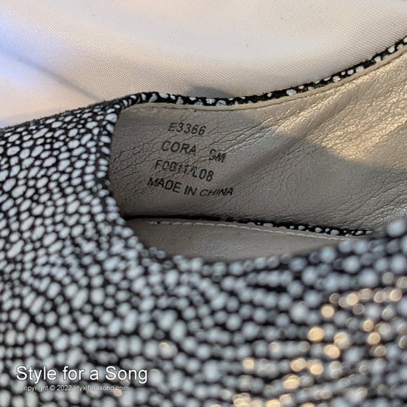 Calvin Klein Cora Black and White Pebble Platform Peep Toe Pumps 9 - Picture 12 of 12